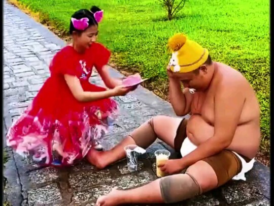 Chiếc bánh này, bạn muốn để ai ăn nhỉ?