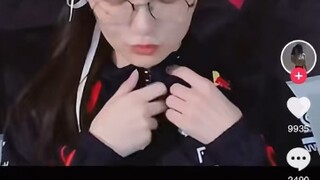 Faker直播女装切片