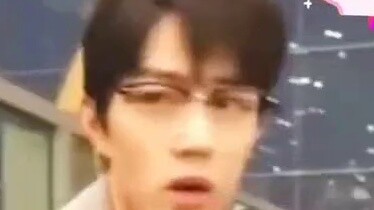 ครั้งหนึ่งเซียวจ้านไม่มีผู้ช่วยและได้ประกาศเพียงลำพัง