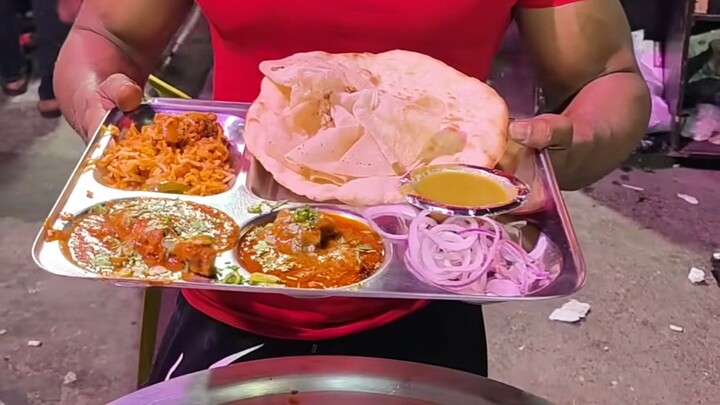 Suất gà Thành Cát Tư Hãn của anh gay, 180 rupee ăn no căng da cá