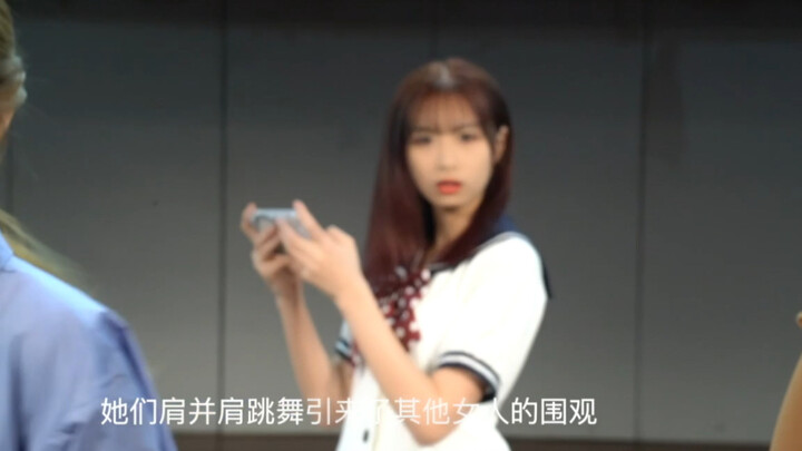 【抖就完事了】少女偶像（划掉）沙雕偶像