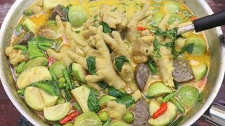 แกงเขียวหวานไก่ เพิ่มพริกแกงใต้ ใส่กะปิ แกงสีสวย รสชาติเข้มข้น อร่อยถูกปาก