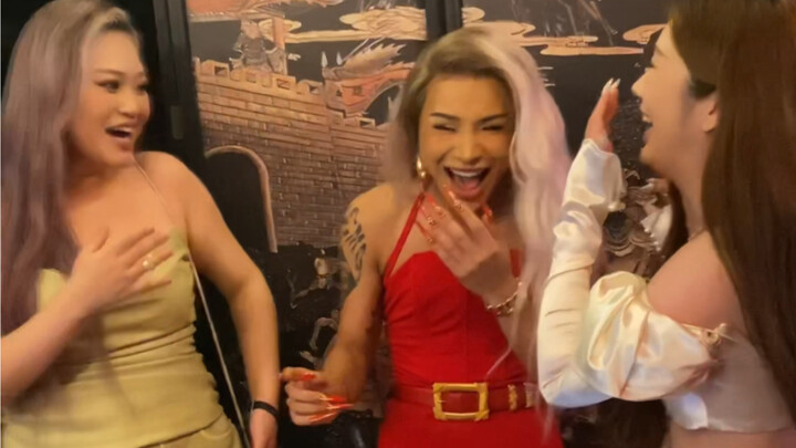 Hilarious! We saw Wang Hedi and Yu Shi—so handsome they’re insane!