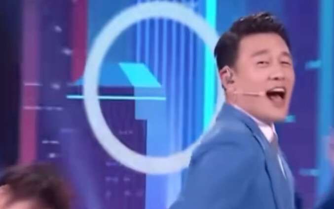 (وانغ ياوتشينغ) عمي، كنت تريد في الأصل أن ترقص مثل تشاو رانغ، أليس كذلك؟