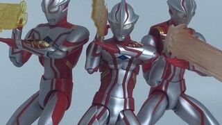 15 years apart, a comparison of the three generations of Mebius super action figures! How much progr