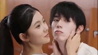 Review Phim QUẢ TẠ VÀ SÓNG BIỂN | Ami Review