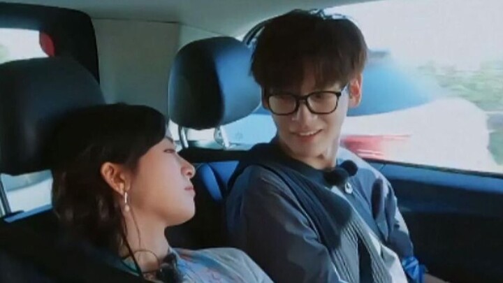 Vừa muốn cô ấy nghỉ ngơi thêm chút, lại sợ cô ấy bỏ lỡ cảnh đẹp dọc đường! [Thẩm Nguyệt x Trạch Tiêu
