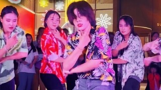 [Cover Dance][BTS-fire] Màn biểu diễn ngẫu nhiên nhảy lửa trên quảng trường lớn, tất cả các cô gái đ