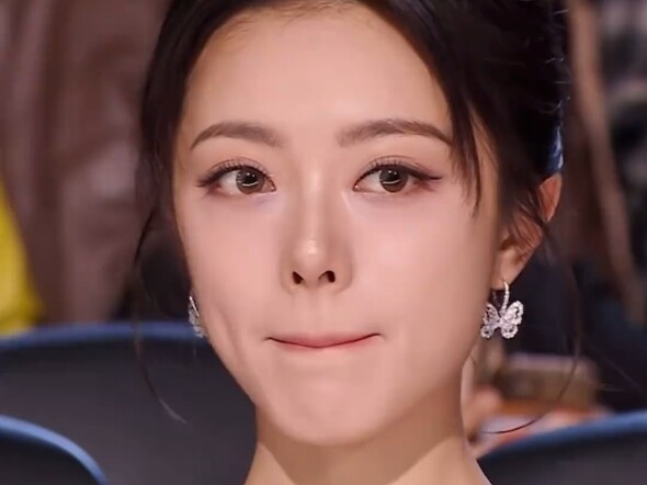 Close-Up Shots of Female Celebrities: Who’s the Most Beautiful?