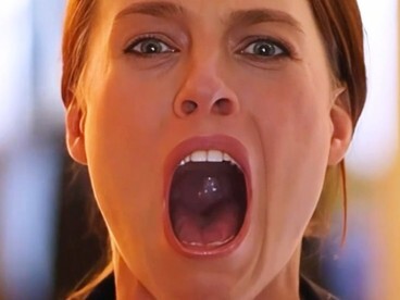 เพื่อหลีกเลี่ยงการตั้งครรภ์ เธอแยกเตียงนอนกับสามีมาเป็นเวลา 10 ปี แต่สุดท้ายกลับตั้งครรภ์โดยไม่ได้ตั