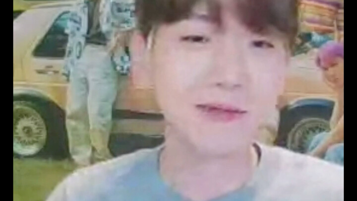 Video acara tanda tangan Byun Baekhyun | Benar, orang yang membuatnya menjadi “oppa musim dingin” ad