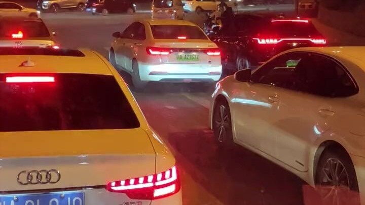 Why is this car bouncing up and down like that? Look how scared it’s making the car behind!