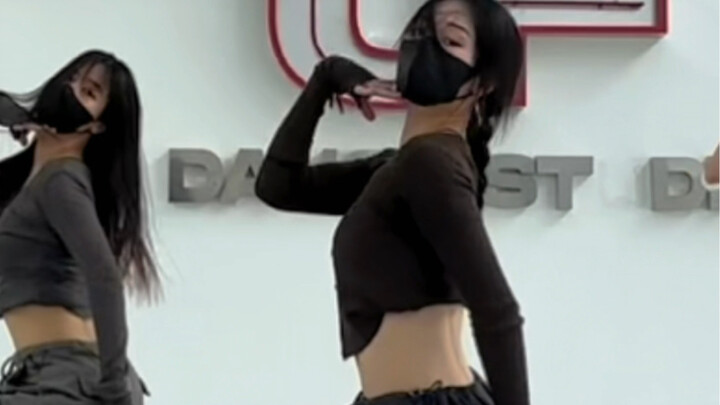小辫子抽的我好痛