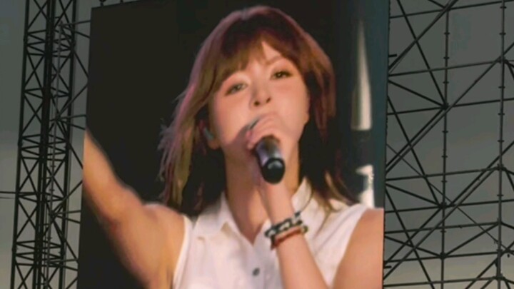 Live bật hết mic! Sân khấu trực tiếp NMIXX với ca khúc "Cruel Summer"