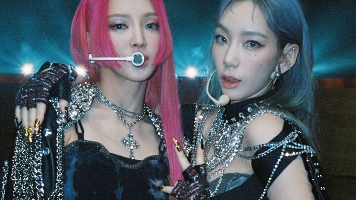 Kai + Hyoyeon 2022 Family Concert Stage Compilation
