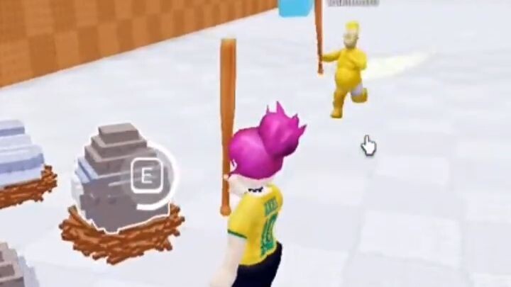 Um Urso polar ajustador correu atrás de mim pq disso ? #roblox #shorts