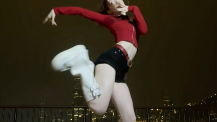 Sangat lucu dan cocok untuk ditari di Halloween! Spaghetti - lesserafim