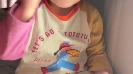 Có một cô con gái ngỗ ngược từ nhỏ đến lớn như vậy, chắc A Bình cũng phải “sợ xanh mắt” lắm nhỉ