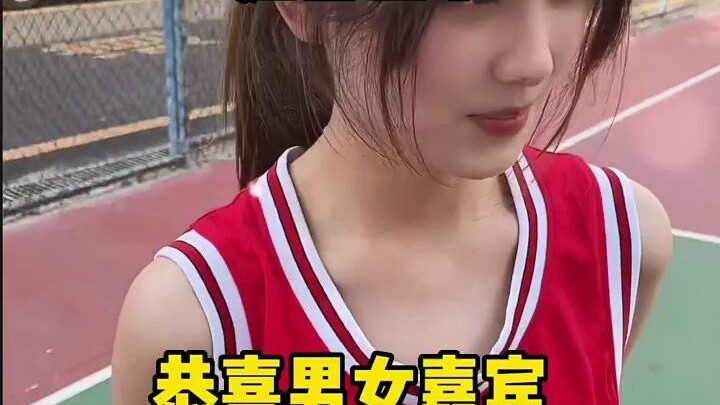 I don’t have any special talents, so I’ll just give you a sweet-style badminton performance.
