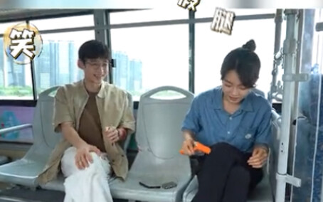 Behind-the-scenes: Zhao Jinmai has no knee-jerk reaction—hilarious! Bai Jingting asks, “Is that a re