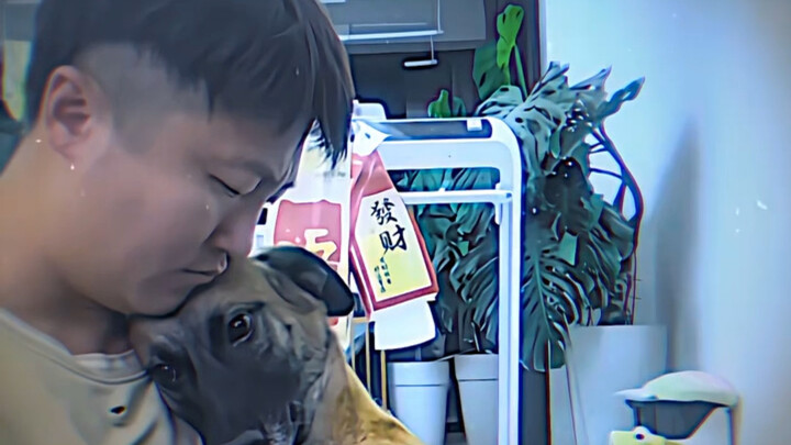 บ้านนี้เลี้ยงหมาสองตัว ทำไมดูแตกต่างกันขนาดนี้นะ?