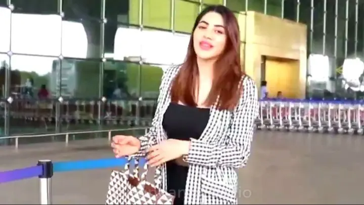 Nikki Tamboli With ðŸ¤— ðŸ¤” ðŸ¤­ Spotted At Airport