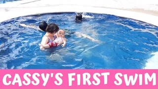 BABY GINAWANG DUYAN ANG SWIMMING POOL