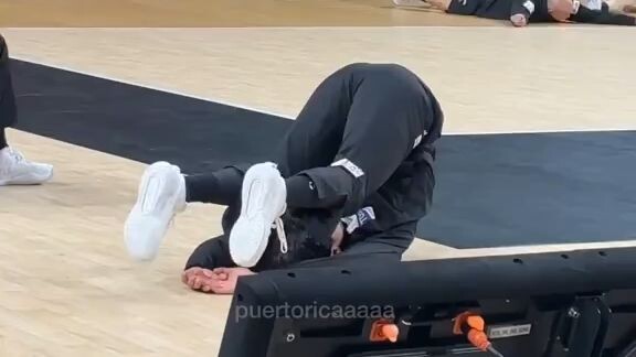 Miyaken’s stretching routine