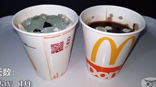 延时摄影：往麦当劳纸杯里倒满饮料，却不喝掉它，会有怎样的变化？