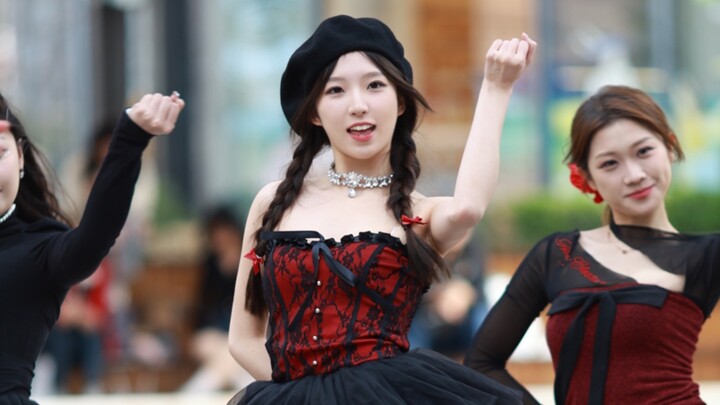 TWICE-ONE SPARK Roadshow｜Lin Nayeon covers even her rabbit teeth