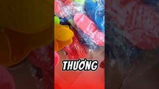 Xưởng sản xuất dép Nguyễn Như Anh giới thiệu dép tổ ong con nít cute.
