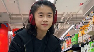Shopping in the supermarket is super stress-relieving