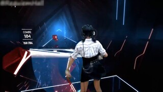 Memainkan "Toxic" Britney Spears yang sulit di "Beat Saber"