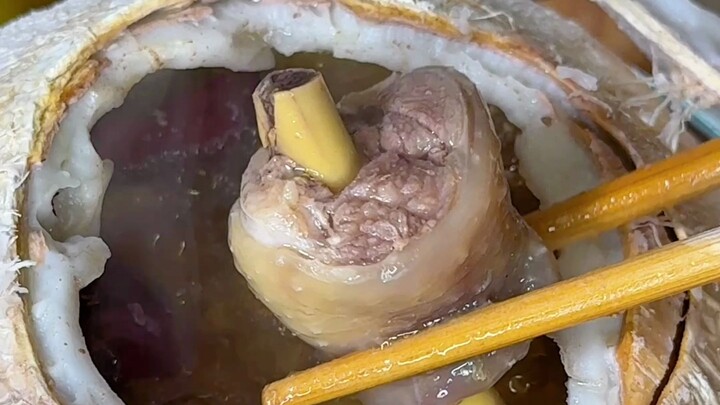 The weather is dry in autumn and winter—let me show you how to make microwave coconut chicken! It ha