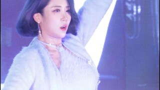 Girl Crush - Rollin Pumei straight shot يرتدي هذا الشكل في الشتاء
