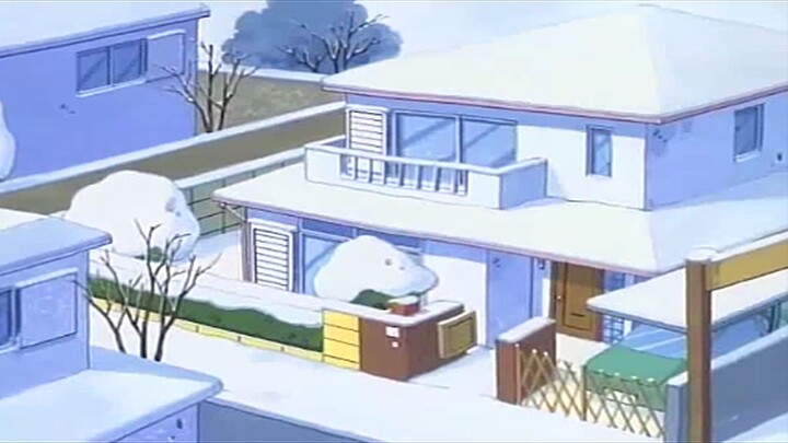 "Xiaoxin's house is blanketed in snow, looking just like a soft, fluffy rug gently draped over the r