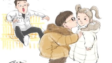 หนุ่มคนนี้ไม่มีศีลธรรมในการต่อสู้เลย! แอบโจมตีแบบลับๆ!! พ่อกระโดดขึ้นมาขัดขวางไม่ให้จูบลูกสาวตัวน้อย