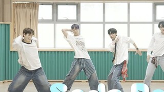 Gimana kalau bawain lagu Soda Pop-nya Saja Boys di depan murid-murid SD? Kayaknya lagi populer bange