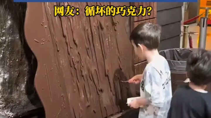 “พอคิดว่าข้างในอาจมีซากแมลงสาบ ผีเสื้อกลางคืน และแมลงอื่นๆ ก็ไม่อยากกินแล้ว” เทศกาลวันชาติเปิดให้เข้
