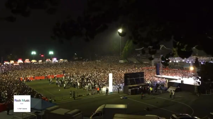 Last night, aespa performed a massive live choir at Dankook University's anniversary celebration!
