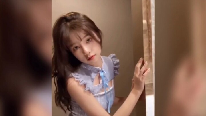 Pacar saya menunggu saya dengan tatapan seperti ini begitu pulang kerja. Harus bagaimana nih?