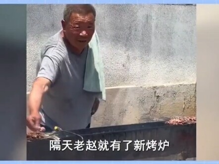 Barbeku Lao Zhao tak punya etika, mengantar turis ke “RiRiXian” dengan sepeda roda tiga, tapi justru