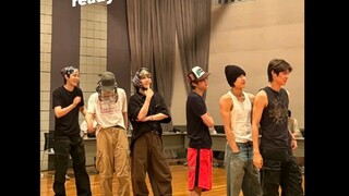 拉椅子练舞太累了是会这样的。。。精神出走的世界演我
