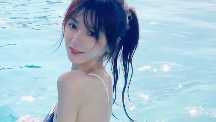 Let's go swimming together this summer