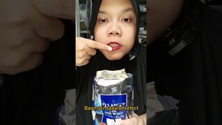 DYMA |ASMR RAW RICE EATING |Makan Beras | asmrrawriceeating| #asmrsounds  #asmr #shorts #mukbang(1)