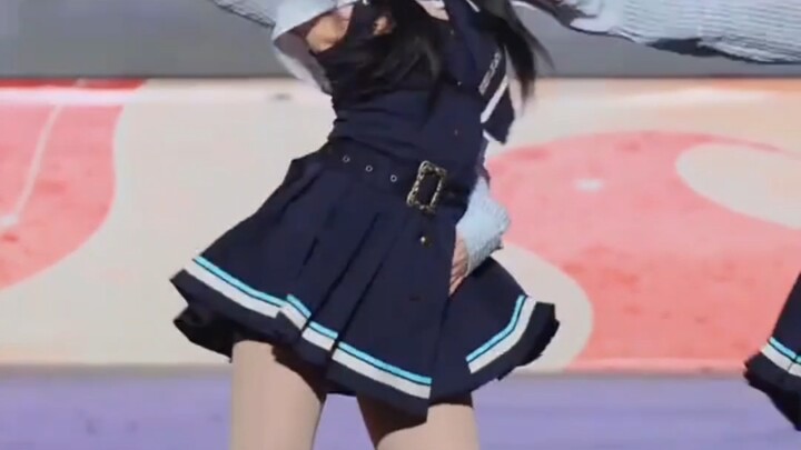 عندما تُكبّر الصورة لتنظر عن كثب، هل تتذكر حلمك في الطفولة بأن تصبح عالِمًا؟