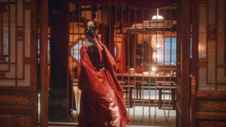 Fan Xian Berbaju Merah | Netizen berkomentar bahwa dia terlihat seperti protagonis pria dalam komik 