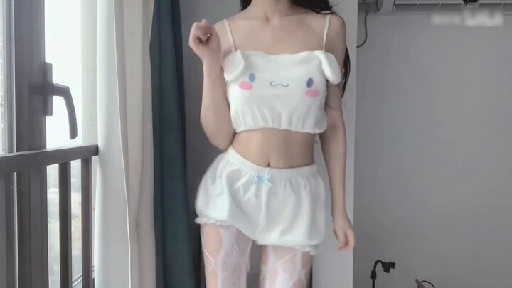 20-year-old boy likes to wear women's clothing