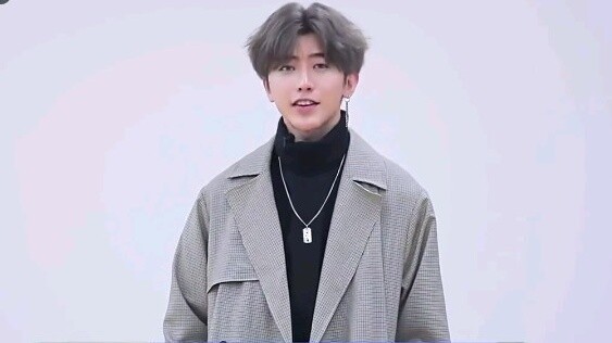 Hanya karena kamu sangat cantik (Ayam, kamu sangat cantik) versi asli