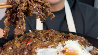 It's so nice to have a bowl of beef rice after training!